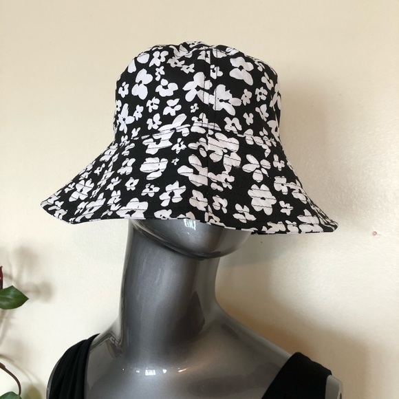 Joe Fresh Accessories - JOE FRESH | Black & whit floral summer bucket hat